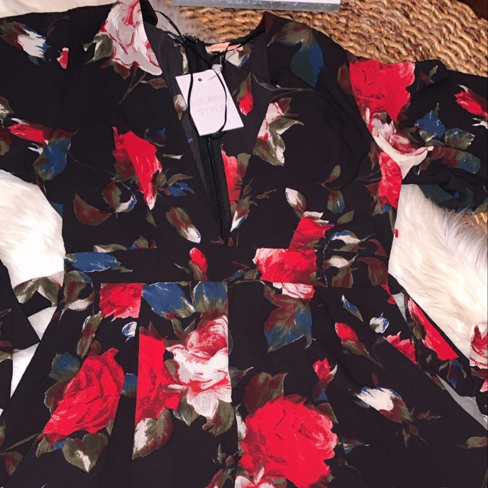 Solaris Style Romper🌹 - Picture 4 of 6